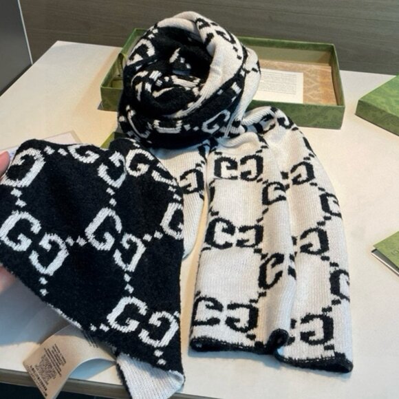 Gucci Women’s Black Soft Scarf - Picture 1 of 5